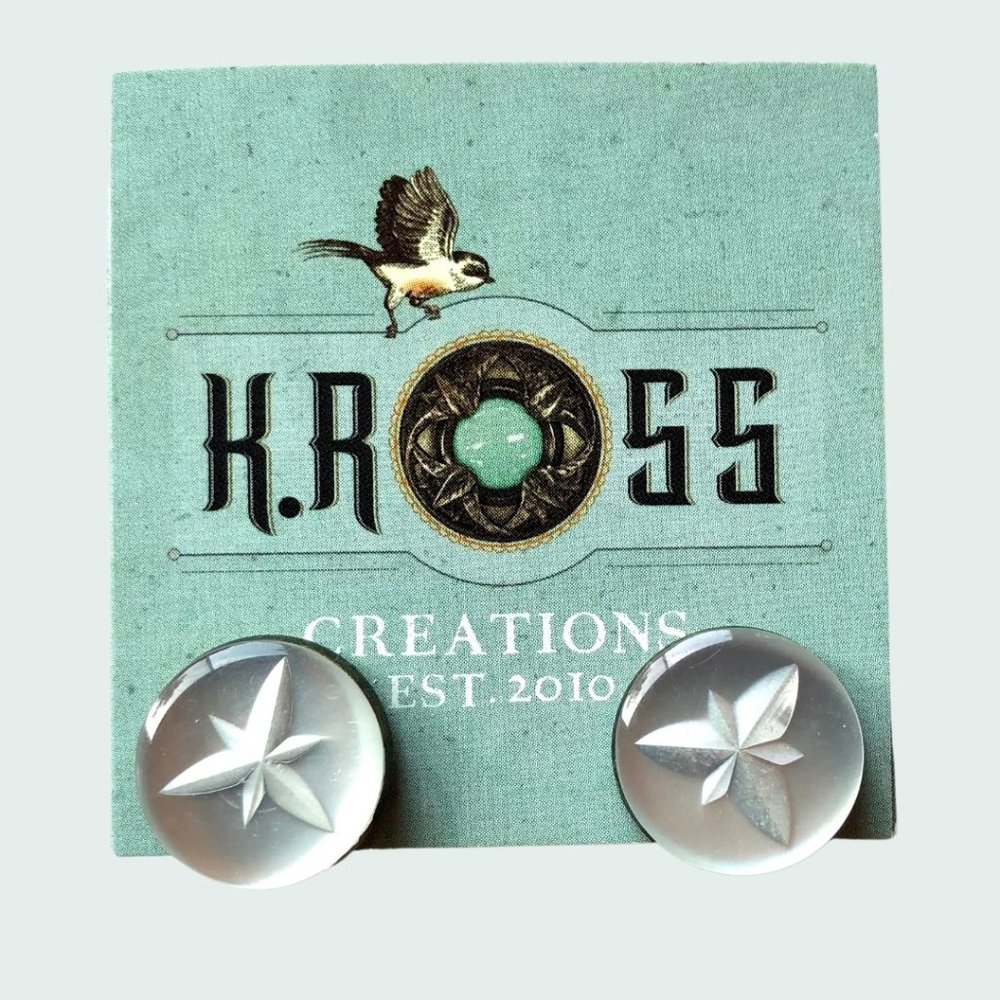 Vintage Button Stud Earrings | Trillium Pattern